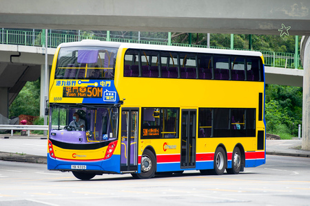 YB9325 @ 50M 由 海星 於 震寰路右轉青田路門(青田花園門)拍攝