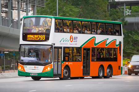 PR8688 @ 793 由 海星 於 寶順路右轉翠嶺路門(將軍澳入境事務大樓門)拍攝