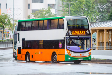 UM6755 @ 682 由 海星 於 馬鞍山路左轉西沙路梯(富輝花園梯)拍攝