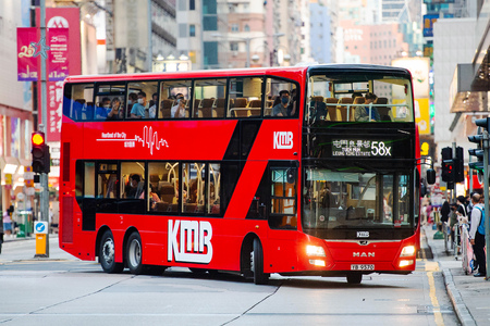 YB9570 @ 58X 由 海星 於 亞皆老街右轉彌敦道梯(旺角站C1出口梯)拍攝