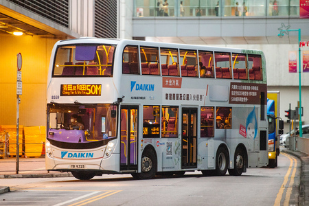 YB9325 @ 50M 由 海星 於 河傍街右轉屯門西鐵站巴士總站門(屯門西鐵站門)拍攝