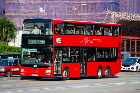 YB9570 @ 258D 由 海星 於 觀塘道面向啟德大廈門(啟業門)拍攝