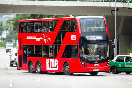 XH9215 @ 58M 由 海星 於 震寰路南行左轉青田路東行梯(青松觀梯)拍攝