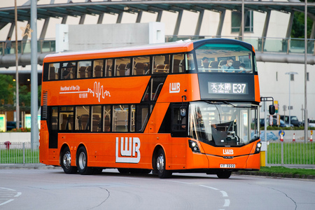 NEWBUS @ E37 由 海星 於 駿運路交匯處面向國泰城梯(駿運路交匯處國泰城梯)拍攝