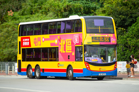 YB8576 @ 56 由 海星 於 欣寶路紫田村分站入站梯(紫田村分站入站梯)拍攝