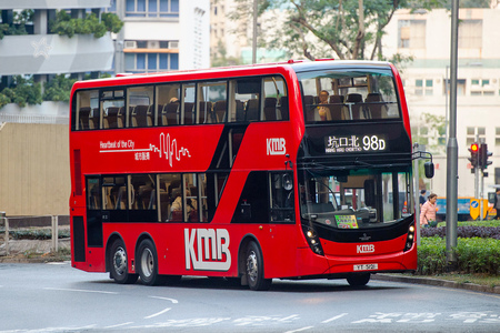 YT5121 @ 98D 由 海星 於 重華路右轉培成路慢線梯(東港城梯)拍攝