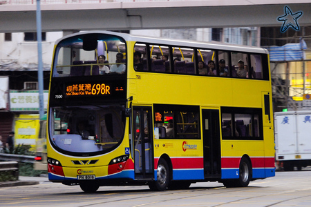 PN8018 @ 698R 由 海星 於 筲箕灣道右轉柴灣道門(上柴斜門)拍攝