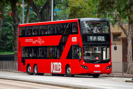 XA1642 @ 601 由 海星 於 英皇道左轉民康街梯(英皇道上東廊梯)拍攝