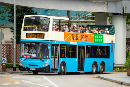 RK4924 @ H1B 由 海星 於 鴻興道左轉海底隧道門(遊艇會門)拍攝