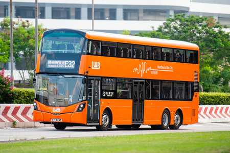 NEWBUS @ E32 由 海星 於 駿運路東行面向商貿港物流中心門(箭咀門)拍攝