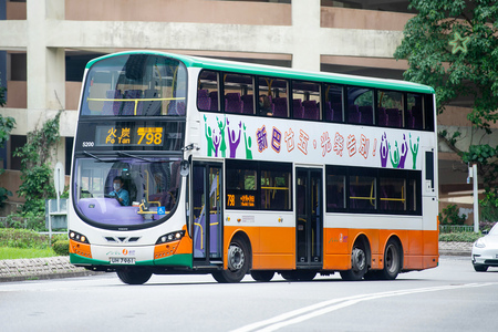 UH7961 @ 798 由 海星 於 唐明苑迴旋處寶順路出口門(唐明迴旋處寶順路門)拍攝