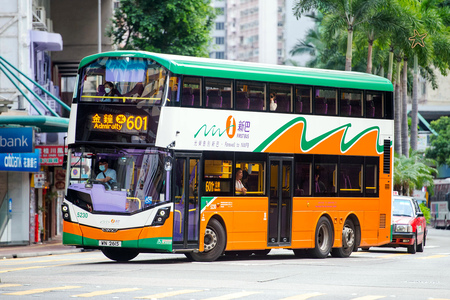 WN2615 @ 601 由 海星 於 軒尼詩道右轉盧押道門(轉盧押道門)拍攝