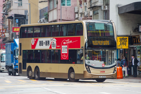 UF2605 @ 101 由 海星 於 皇后大道西左轉卑路乍街梯(西寶城梯)拍攝